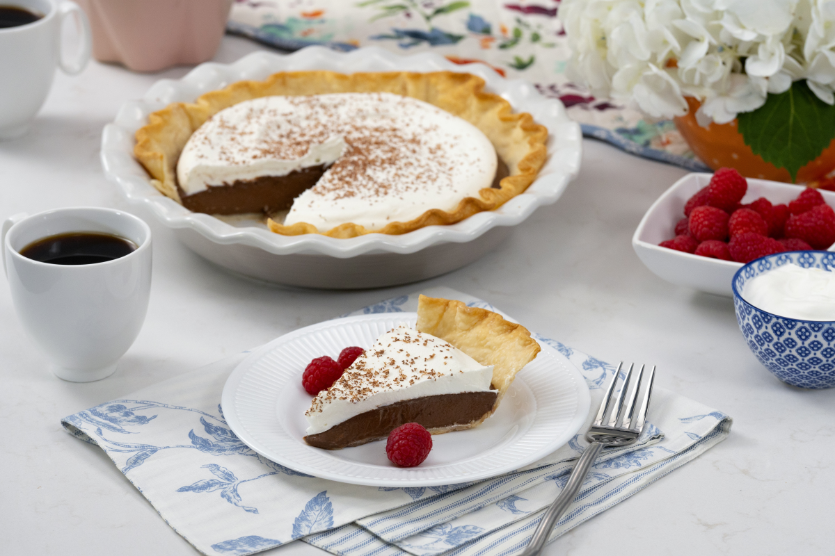 Traditional Chocolate Cream Pie